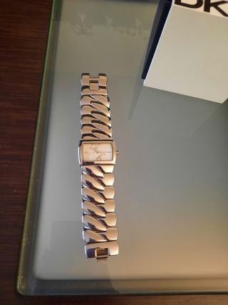 Reloj DKNY plateado