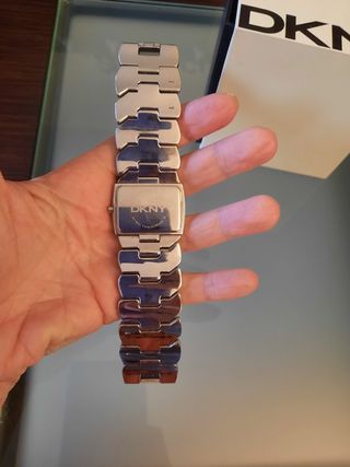 Reloj DKNY plateado