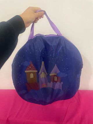 Castillo de juguete morado y rosa