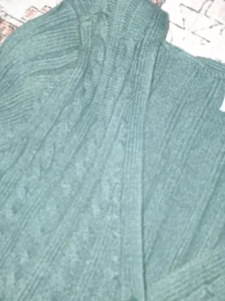 Cárdigan verde trenzado
