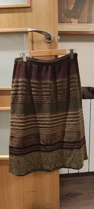 Falda de lana estampada