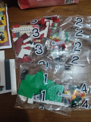 Set Lego 30688 tucano + 40702 cornice