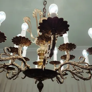 Lampada da soggiorno in metallo e legno