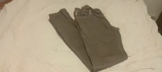 Pantalón vaquero verde militar