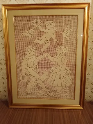 Quadro uncinetto con angeli e figure