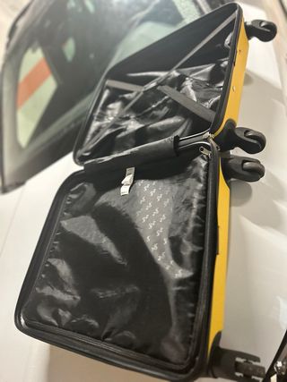 Maleta de cabina amarilla