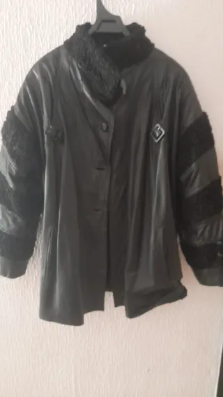 Chaqueta de cuero negra