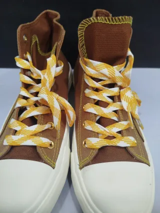 Zapatillas lona altas marrones con cordones