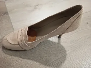 Zapatos de tacón beige