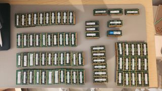 Módulos RAM DDR4 16GB y 8GB