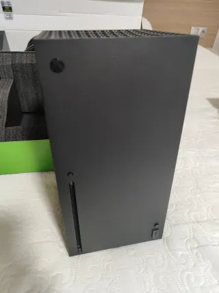 Xbox Series X Consola + Mando + Auriculares