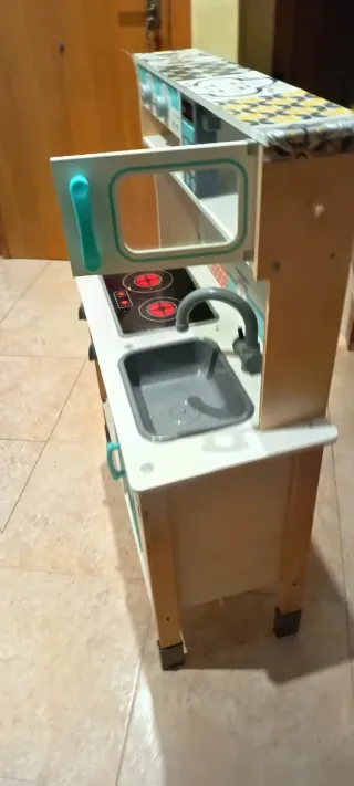 Cocinita de madera para jugar