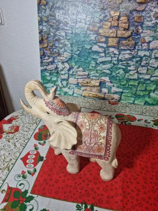 Figura de elefante decorativa