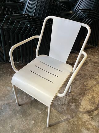 Silla metálica blanca moderna - 120 unidades