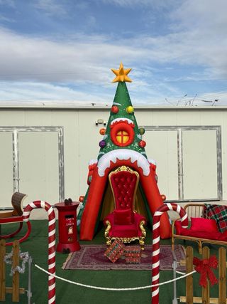 Sillón Trono Estilo Francés Dorado y Rojo
