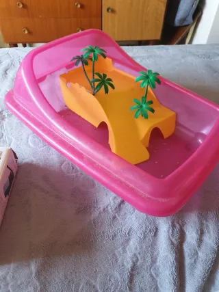 Tortuguera con palmeras decorativas