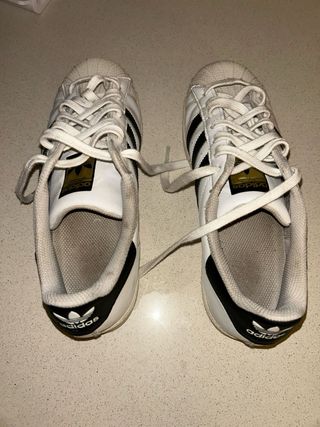 Adidas Superstar Talla 42 (precio negociable)