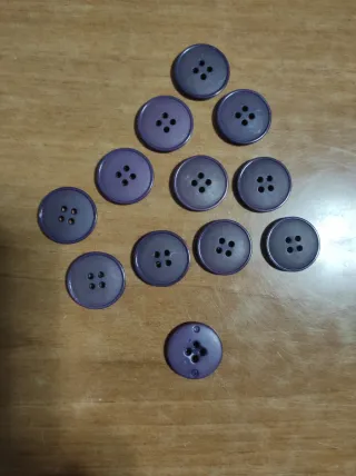 12 bottoni viola cm.2
