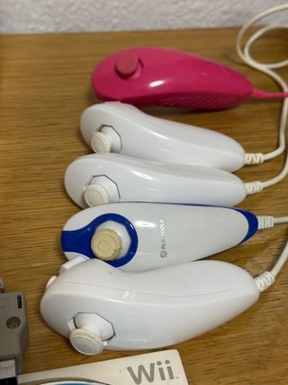 Lote 2 Consolas Nintendo Wii + Mandos y Juegos