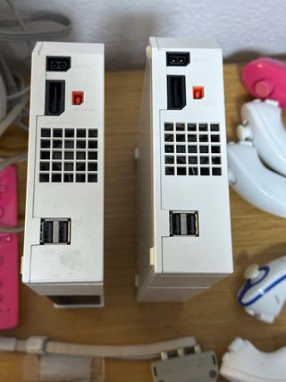 Lote 2 Consolas Nintendo Wii + Mandos y Juegos