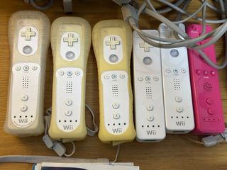 Lote 2 Consolas Nintendo Wii + Mandos y Juegos