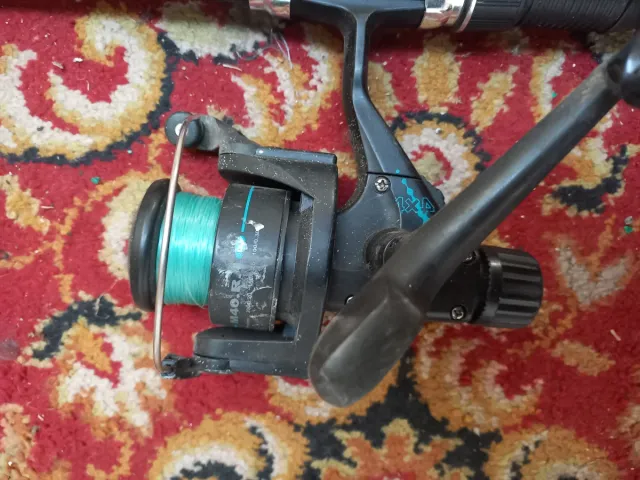 Caña de pescar con carrete Caperian