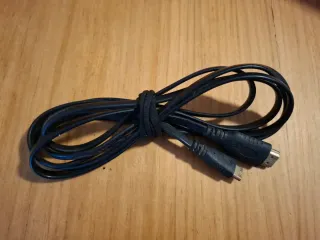 Cable HDMI y Micro USB