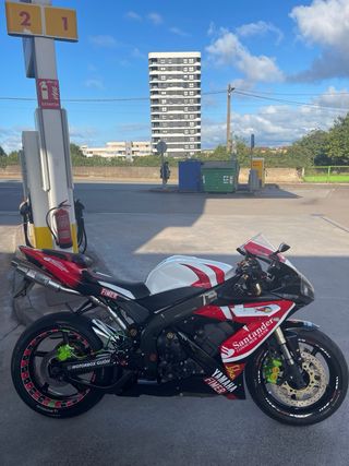 Yamaha R1