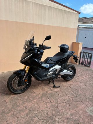 Honda X-ADV 750 2025 con 1.500km