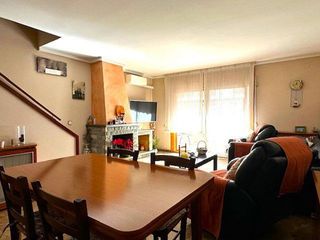 Casa adosada en venta en Centre en Sant Boi de Llobregat