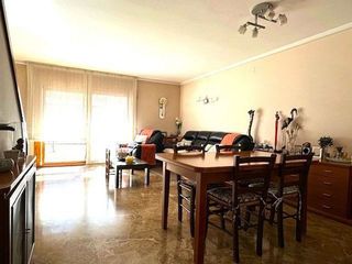 Casa adosada en venta en Centre en Sant Boi de Llobregat