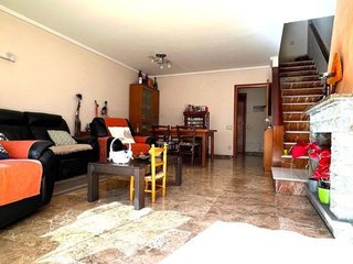 Casa adosada en venta en Centre en Sant Boi de Llobregat