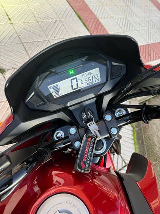 Honda CB125F Roja - Casi Nueva