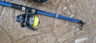 Caña de pescar y caja de accesorios