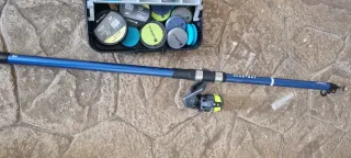 Caña de pescar y caja de accesorios