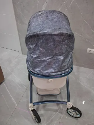 Carro Bebecar Azul y Blanco