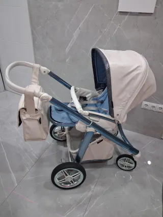 Carro Bebecar Azul y Blanco