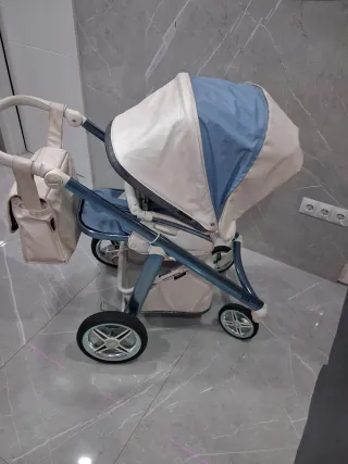 Carro Bebecar Azul y Blanco