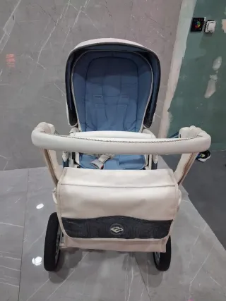 Carro Bebecar Azul y Blanco