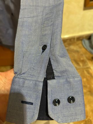 Camisa azul de vestir