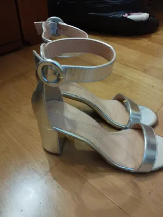 Zapatos de tacón plateados Marypaz