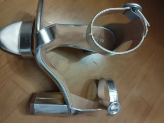 Zapatos de tacón plateados Marypaz