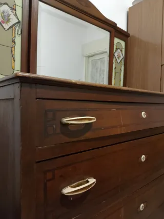 Comò vintage con specchio