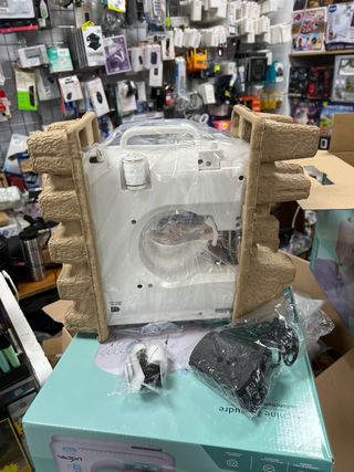 Máquina de coser 12 puntos multifuncional