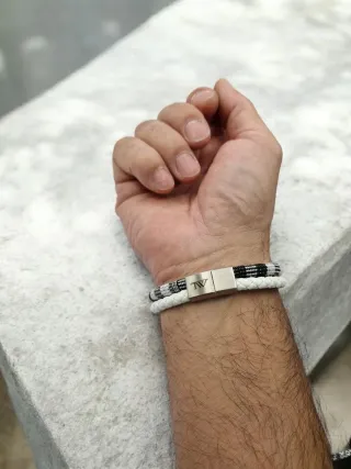 Pulsera Silvernorth,trenzada cuero blanco y cordón