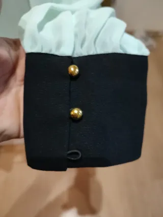 Blusa EXCLUSIVE COLECCIÓN Turquesa claro y Negro.