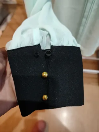 Blusa EXCLUSIVE COLECCIÓN Turquesa claro y Negro.