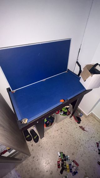 Mesa de juegos azul