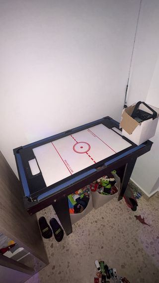 Mesa de juegos azul
