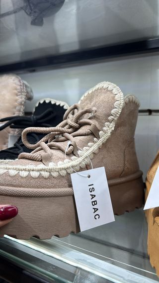 Stivaletti beige con lacci